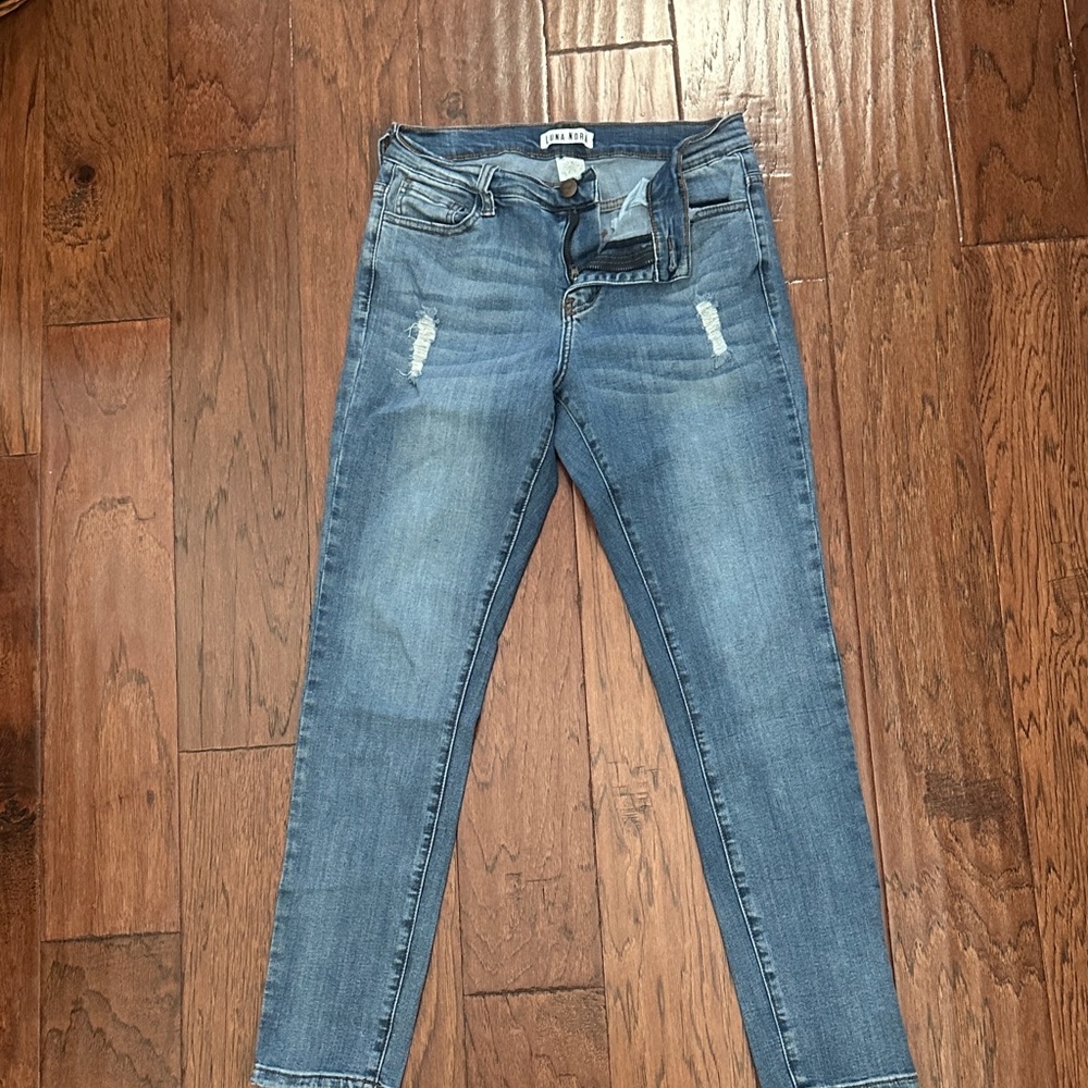 Stylish Blue Skinny Jeans